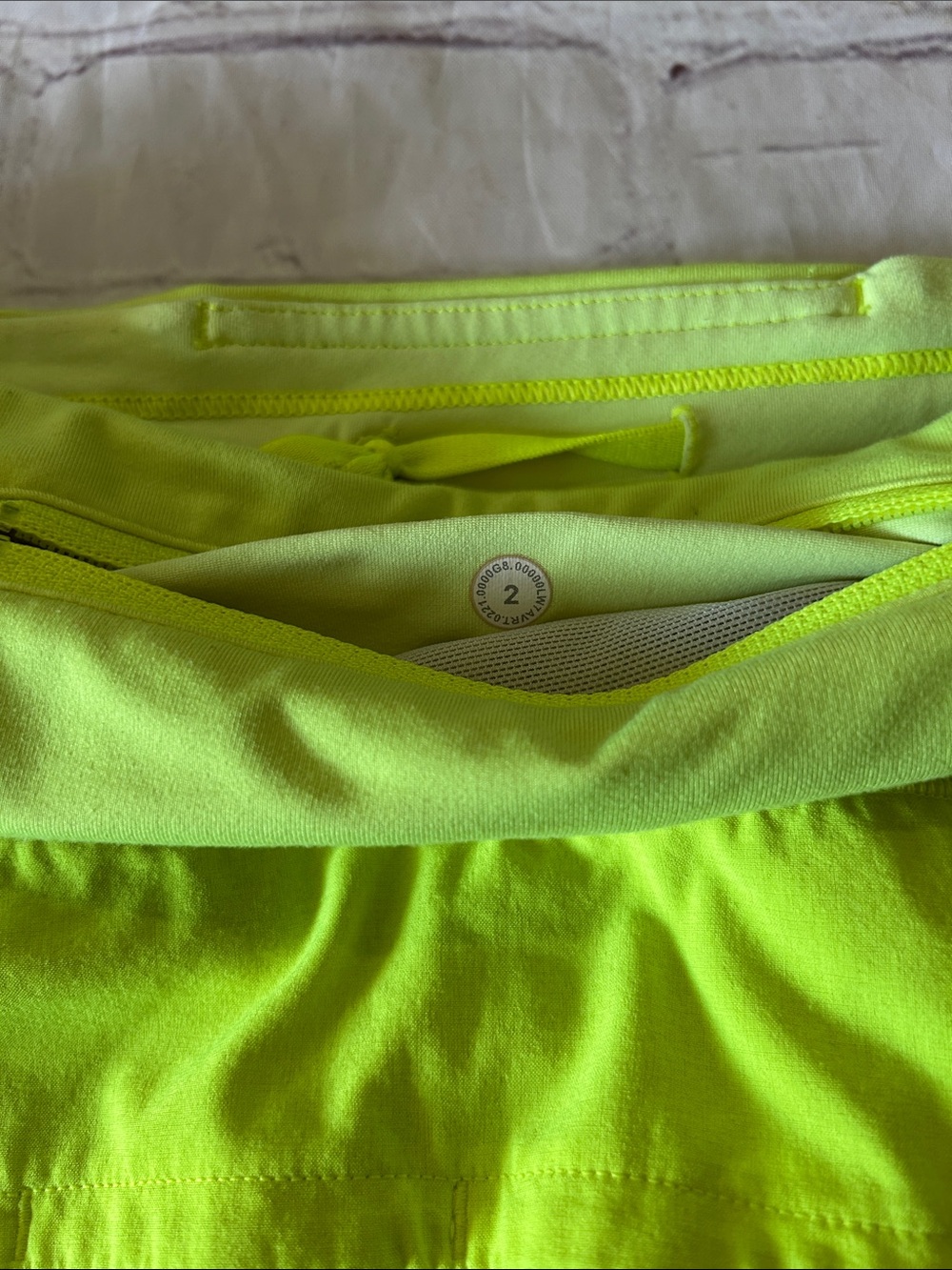 Lululemon Speed Up Mid-rise 4” Highliter Yellow Neon Running Short Size 2 XS - Picture 6 of 7